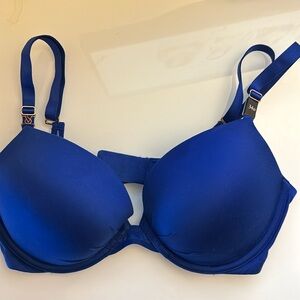 Victoria’s Secret Fabulous Plunge Bra.